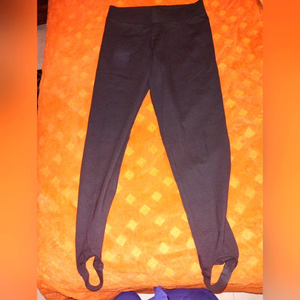 Forever21 Stirrup Black Leggings Size Large. NWT